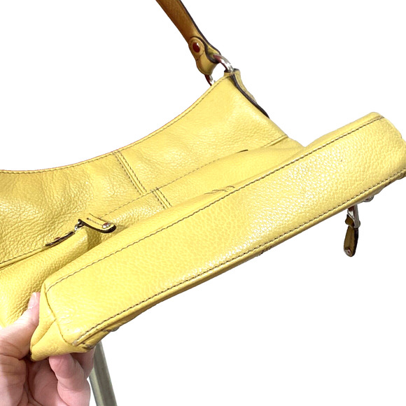 Vintage Y2K Tignanello Yellow Leather Shoulder Bag Purse Zip Pockets Adjustable - Picture 6 of 9